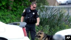 El policía asesinado en Lake County, Charles Joseph Gliniewicz, tenía 32 años de servicio, casado y con cuatro hijos.