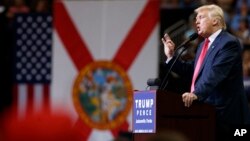El candidato republicano se ocupo en contestar via Twitter las críticas del presidente Obama.