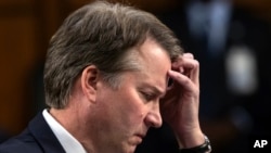 En esta foto del 6 de septiembre de 2018, Brett Kavanaugh espera testificar ante el Comité Judicial del Senado para el tercer día de su audiencia de confirmación, en Capitol Hill en Washington.
