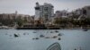 Goteo de turistas en el Acapulco post huracán Otis mientras la reconstrucción avanza poco a poco