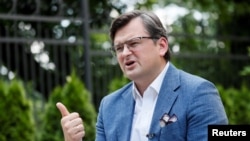 Дмитро Кулеба, український міністр закордонних справ, наполягає, що Північний потік-2 «загрожує безпеці України і порушує принципи диверсифікації Енергетичного Союзу ЄС».