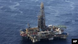 Petróleos e dólares investigados