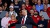 Trump promete nueva era para la industria automotriz