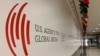 El logotipo de la Agencia de los Estados Unidos para los Medios Globales en la Voz de América, en Washington, D.C., el 22 de noviembre de 2019. (VOA)