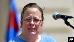 Kim Davis se han negado a otorgar licencias para casamientos gay.
