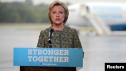 Hillary Clinton pidió a los estadounidenses estar alertos, pero "no tengamos miedo".
