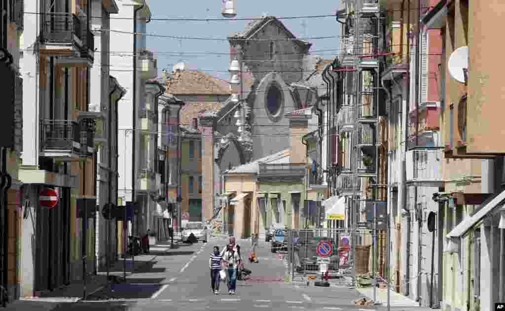 La iglesia de Mirandola result&oacute; casi completamente destruida.