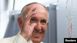 El papa Francisco se reunirá con los niños y luego pasará al gimnasio de la escuela localizada en Harlem donde hablará con padres de familia.
