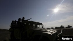 Las operaciones del Cártel de Jalisco han llevado a enfrentamientos violentos entre bandas de narcos. En la imagen soldados operan en Michoacán, frontera con Jalisco, donde en mayo de 2015 balearon a 42 presuntos narcotraficantes.