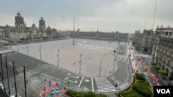 Vista general de la Plaza de la Constitución, conocida como "El Zócalo", donde se encuentra el Palacio Nacional, la sede de gobierno mexicano. Foto: Antoni Belchi / VOA.