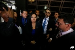 Katherine Harringthon, vicefiscal general de Venezuela nombrada por la Corte Suprema no pudo entrar al Ministerio Público en Caracas cuando se presentó para su primer día de trabajo. Julio 6, 2017.