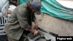 Cyclus es una empresa colombiana que promueve la sostenibilidad. Esperan reciclar en el 2012 más de 16 mil neumáticos que se convertirán en accesorios de última moda. 