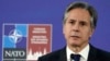 El secretario de Estado de Estados Unidos, Antony Blinken, habla con los medios de comunicación durante una conferencia de prensa después de una reunión de ministros de Relaciones Exteriores de la OTAN en Riga, Letonia, el 1 de diciembre de 2021. 