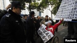 Chinese Protest Media Censorship