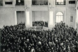 AXC dövründə çoxpartiyalı parlamentin iclası