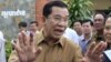 នាយករដ្ឋ​មន្រ្តី​ហ៊ុន សែន និយាយ​​ទៅ​​កាន់​​អ្នកយក​ព័ត៌មាន​ ក្រោយពី​​លោក​​បាន​​បោះឆ្នោត​ហើយ នៅ​ក្នុង​ការបោះឆ្នោត​ឃុំ-សង្កាត់​​កាលពី​ខែ​មិថុនា​ឆ្នាំ២០១២។​