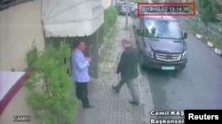 Una imagen tomada de una grabación de video de una cámara de vigilancia, obtenido por TRT World muestra aparentemente al periodista saudí Jamar Khashoggi ingresando al consulado de su país en Estambul, Turquía. Oct. 2 de 2018. Foto: Reuters.
