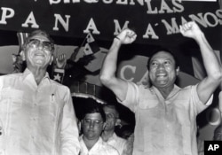 Noriega junto al presidente designado Manuel Solis Palma en 1988.