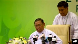 နေပြည်တော်မှာ စတင်ကျင်းပတဲ့ အာဆီယံထိပ်သီးအစည်းအဝေးအကြို နိုင်ငံခြားရေးဝန်ကြီးများအဆင့် အစည်းအဝေးမှာ မြန်မာနိုင်ငံခြားရေးဝန်ကြီး ဦးဝဏ္ဏမောင်လွင် မိန့်ခွန်းပြောကြားစဉ်။ (မေ ၁၀၊ ၂၀၁၄)