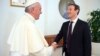 El papa “chatea” en persona con fundador de Facebook