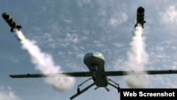 Un avión no triulado lanza misiles en un vuelo de demostración. El No. 2 del talibán en Paquistán habría muerto en un ataque con drones en el norte de ese país.