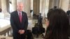 Američki senator Ron Džonson, republikanac iz Viskonsina, u razgovoru sa novinarkom Glasa Amerike Jovanom Đurović 