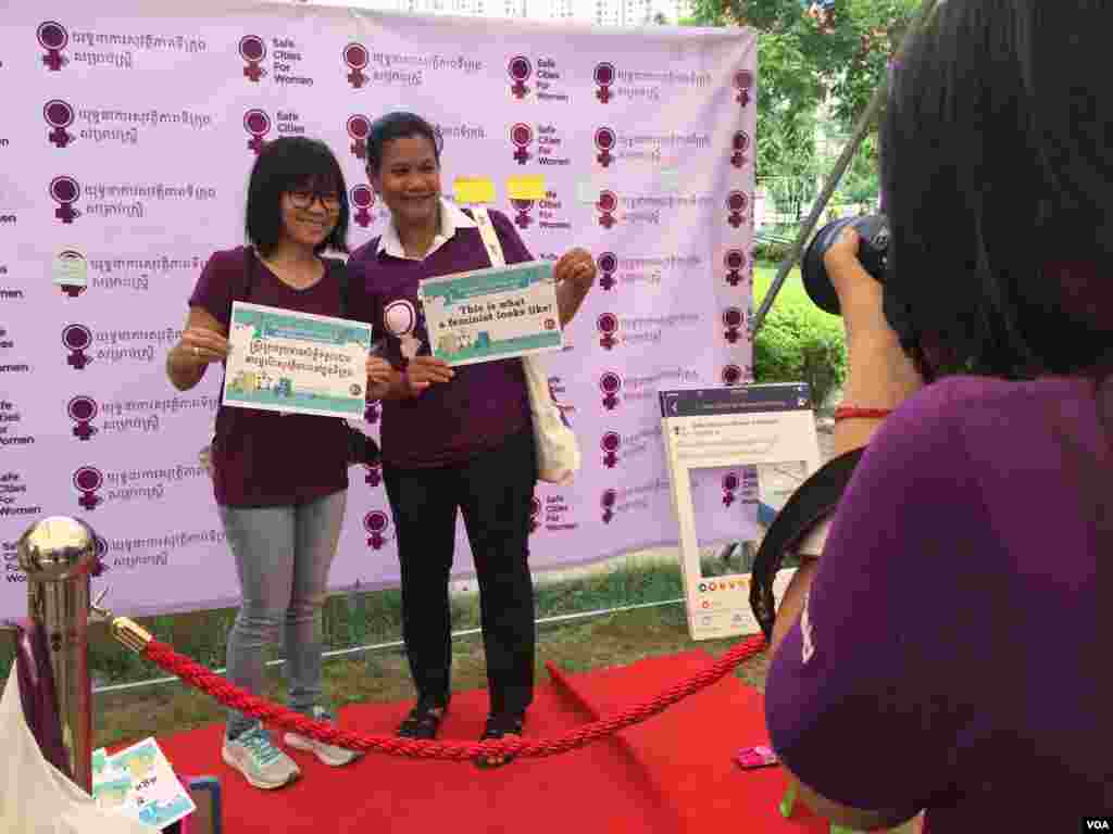 ក្រុម​យុវជន​កំពុង​ចូលរួម​ក្នុង​យុទ្ធនាការ «ទីក្រុង​មាន​សុវត្ថិភាព​សម្រាប់​ស្ត្រី» ជា​លើក​ទី៤ ដោយ​មាន​ការចូលរួម​តាម​ក្រុម​សិក្ខា​សាលា​តូចៗ បង្ហាញ​ពី​បញ្ហា​ប្រឈម​ក្នុងការ​ធ្វើការ និង​សុវត្ថិភាព​ក្នុងការ​ធ្វើ​ដំណើរ​ពេល​យប់ ដើម្បី​​​​គាំទ្រ​ឲ្យ​បញ្ឈប់​ហិង្សា​