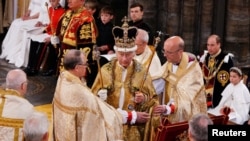 El rey Carlos III utilizó numerosos elementos cargos de una gran simbología para la Casa Real británica.