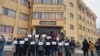 Təbriz Azad Universitetində Xoy Zəlzələsindən zərər çəkənlər üçün toplaşan tələbələr