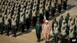 Korps Pengawal Revolusi Islam pada 17 Oktober 2022 menghadiri manuver di barat laut Iran. (Foto:(Pasukan Darat Garda Revolusi Islam Iran via AP)