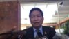 អ្នក​នាំ​ពាក្យ​ព្រឹទ្ធសភា​លោក​ម៉ម ប៊ុននាង​ ថ្លែង​ប្រាប់​អ្នកសារព័ត៌មាន​ក្រោយ​បញ្ចប់​កិច្ចប្រជុំ​សម្ងាត់​ដក​អភ័យឯកសិទ្ធិ​អ្នកស្រី​ថាក់ ឡានី​កាល​ពី​ថ្ងៃ​ទី០១ ខែ​កញ្ញា ឆ្នាំ​២០១៦។ (កាន់ វិច្ឆិកា/VOA) 