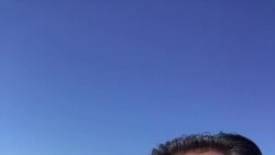 Legislador mexicano se sube a muro en la frontera para criticar a Trump