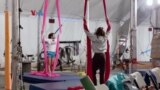 Seni Akrobatik Trapeze Naik Daun di Ibu Kota AS
