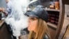 Investigadores examinaron datos de 21 estudios publicados anteriormente con más de 128.000 participantes de entre 10 y 24 años. En general, los jóvenes que usaron cigarrillos electrónicos tenían 3,5 veces más probabilidades de usar marihuana, según el análisis.