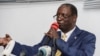 Le chef de la Commission électorale nationale indépendante (CENI), Pierre-Claver Ndayicariye, a annoncé le résultat du référendum sur la réforme constitutionnelle, 73% des électeurs ayant voté "Oui" et 19% "Non" à Bujumbra le 21 mai 2018. .