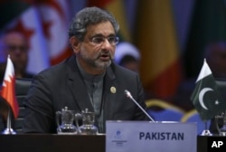 Primer ministro de Pakistán, Shahid Khaqan Abbasi, en la Cumbre Extraordinaria de la Organización de Cooperación Islámica en Estambul. Dic. 13, 2017.