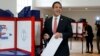 Cuomo vence a Nixon en primarias a gobernador en Nueva York