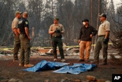 El presidente Donald Trump elogió el desempeño de los bomberos de California durante los incendios que azotan el estado.