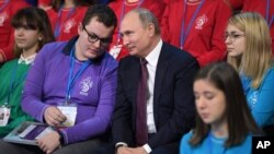 Los comentarios del presidente de Rusia, Vladimir Putin, se producen en medio de una ofensiva contra la música contemporánea.
