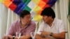 El expresidente Evo Morales y el actual candidato del MAS, Luis Arce Catacora, conversan durante un evento celebrado en Buenos Aires, Argentina, el pasado 17 de febrero.