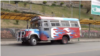Un antiguo bus se transforma en una galería de arte