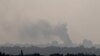 El humo se eleva desde el interior de Gaza, en medio del conflicto en curso entre Israel y el grupo islamista palestino Hamás, visto desde Sderot, Israel, el 4 de febrero de 2024.