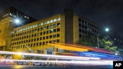 Foto de archivo del edificio de la sede del FBI en Washington. La agencia investiga intrusión cibernética al Comité del Congreso Nacional Republicano en las elecciones de medio periodo.
