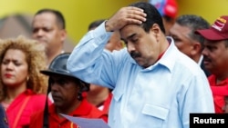 Nicolas Maduro dijo tener la percepción de que "la agresión mediática mundial es el doble de fuerte de intensa y de extensa a la agresión interna".