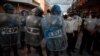 Incendian parte del Congreso durante protesta en Guatemala