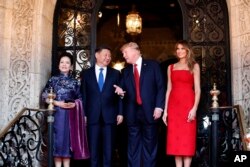 Los presidentes y sus esposas.