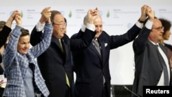 El acuerdo de París, que cuenta con 11 páginas y una "decisión" que se desarrolla en otras 20, es considerado por los ecologistas un "hito histórico para la humanidad".