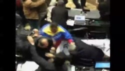 Trifulca en Asamblea venezolana