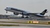 Pesawat Airbus A350 milik Singapore Airlines (SIA) lepas landas dari Bandara Changi di Singapura. (Foto: AFP)