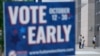 Imagen del State Farm Arena durante la votación anticipada el lunes 12 de octubre de 2020 en Atlanta.